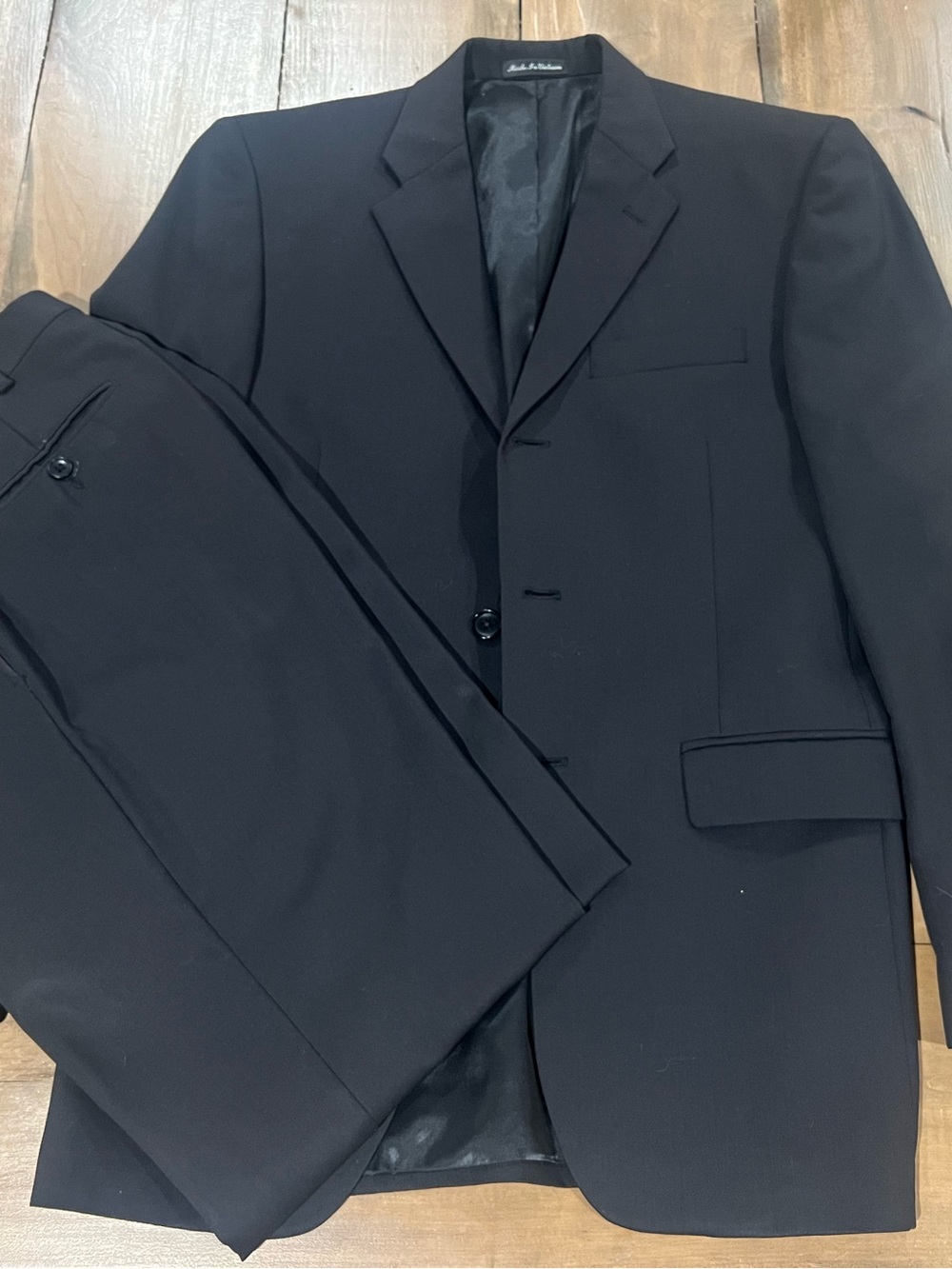 axcess Claiborne Men’s Two Piece Three Button Suit, 38R 30x32, Black